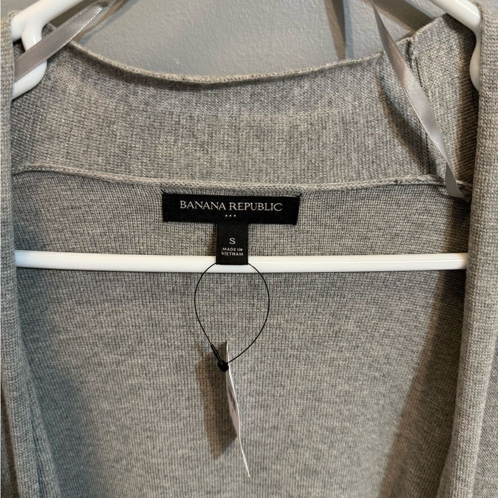 NWT Banana Republic Cardigan - Picture 2 of 5